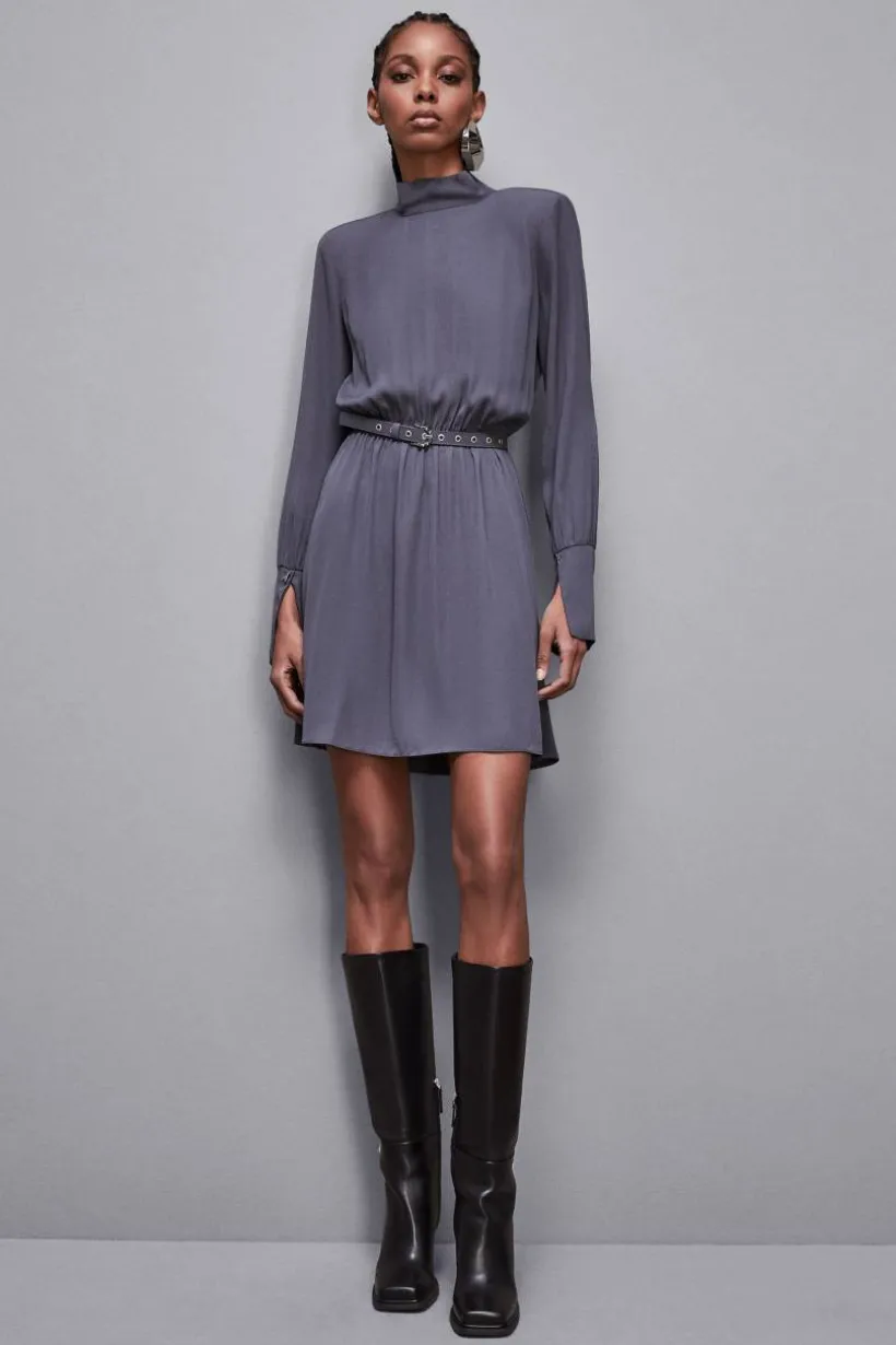 Abito con cintura in twill Essential