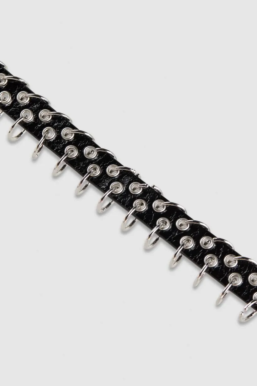 Choker con borchie in nikel e pelle