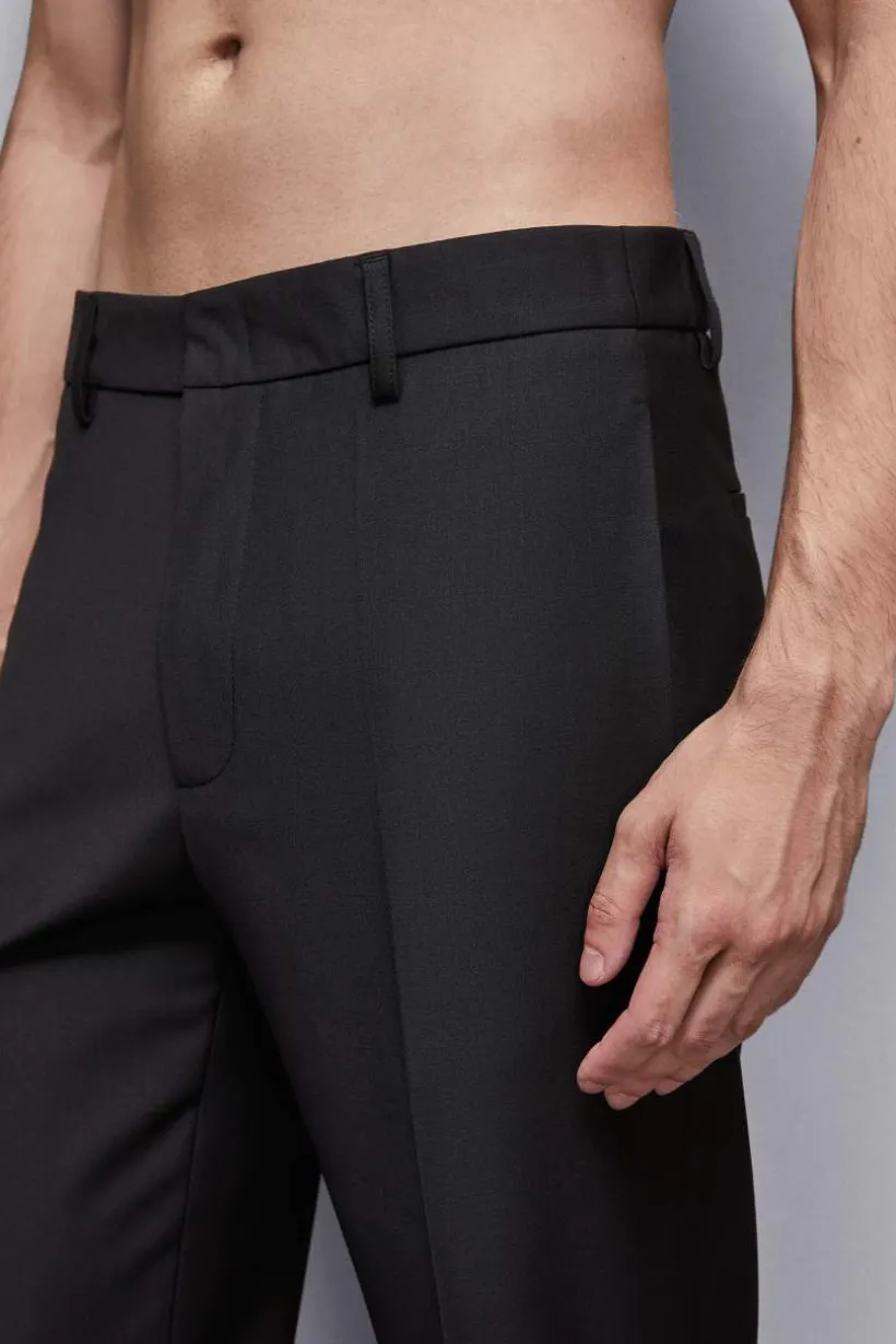 Pantalone con nuovo taglio a sigaretta