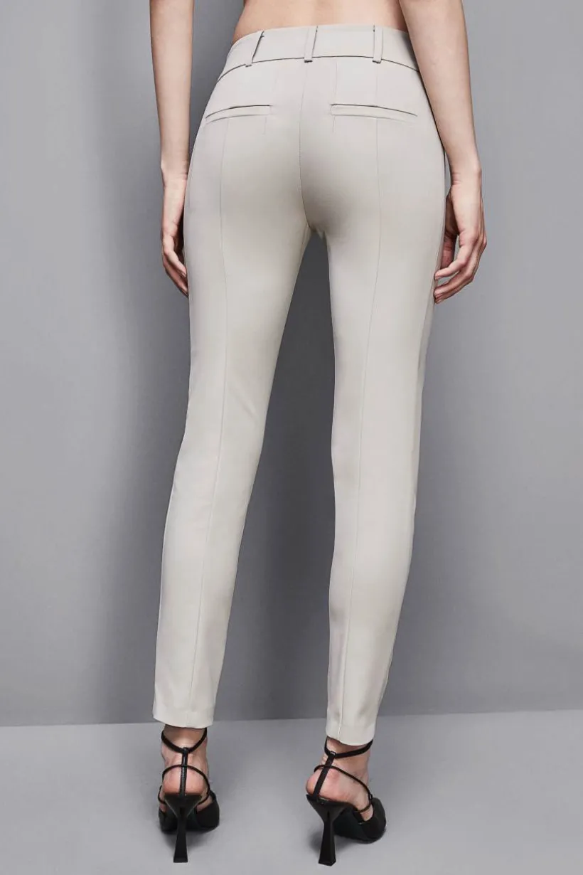 Pantalone slim alla caviglia