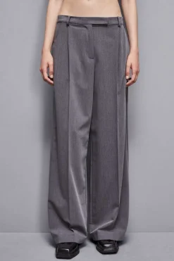 Pantaloni con pieghe in viscosa Essential