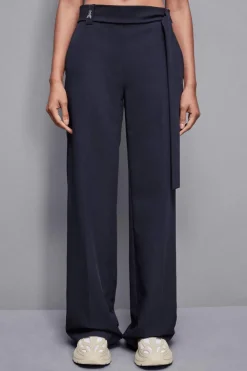 Pantaloni regular fit in gabardina