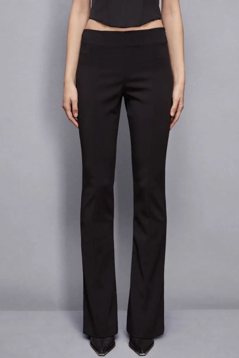 Pantaloni slim