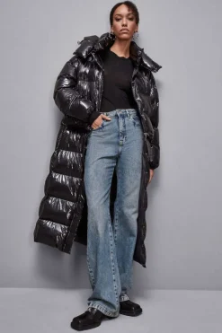 Piumino lungo in nylon lucido