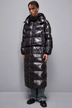 Piumino lungo in nylon lucido