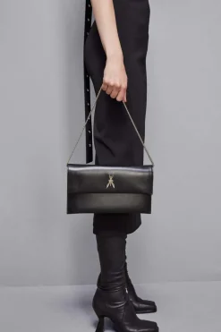 Pochette Fly in pelle con catena