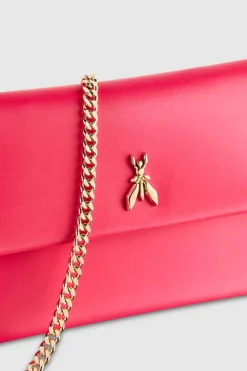 Pochette in pelle con tracolla a catena